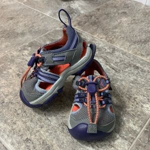 Teva toddler hiking shoes, size 4